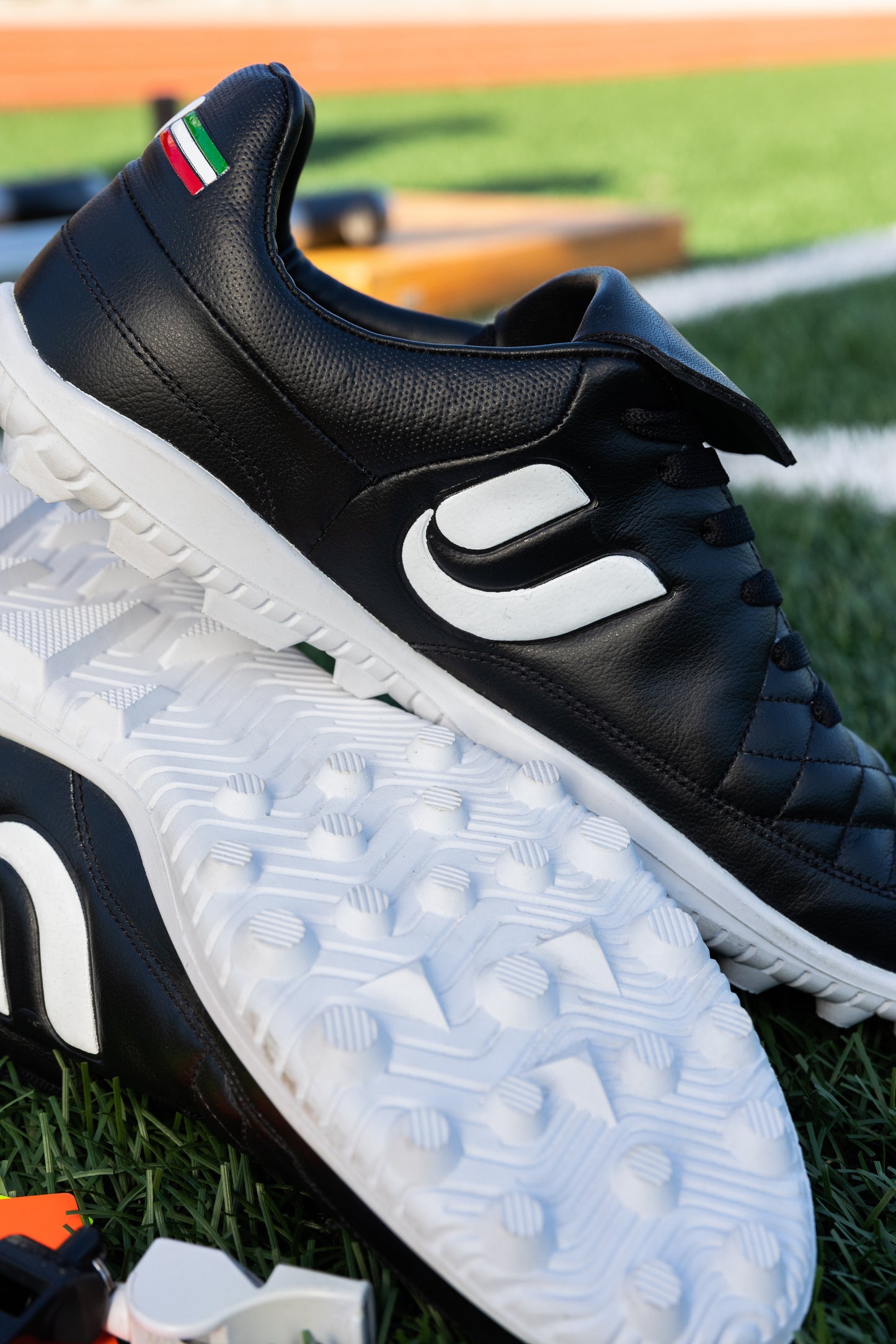 1715 Umpiro Pro Referee Shoe